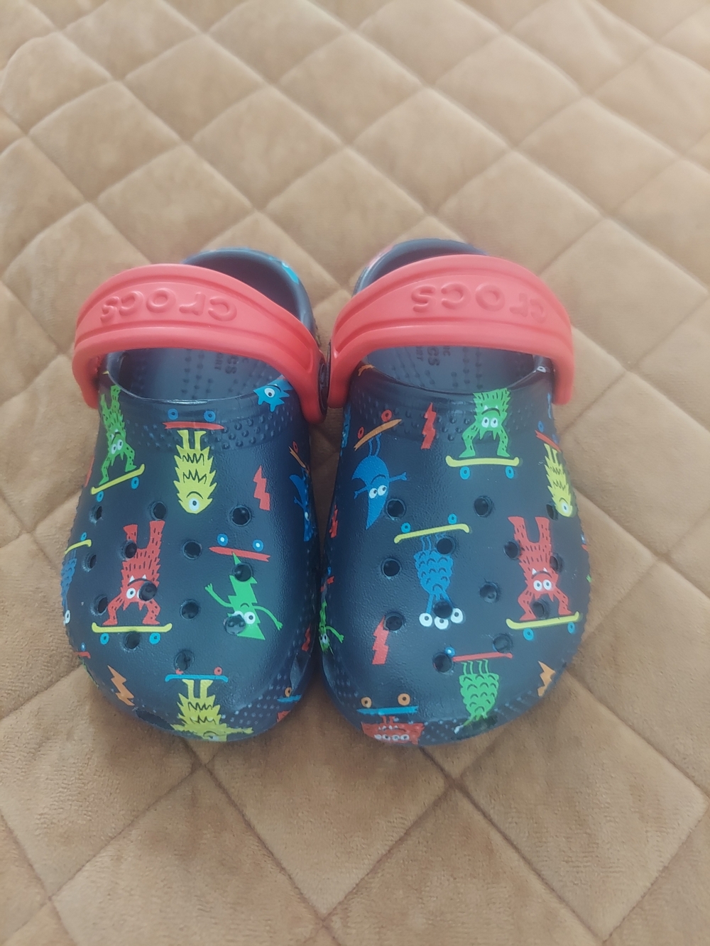 Crocs Kids' Navy Monster Skate Clogs with Red Strap Size C6 (Toddler 6)